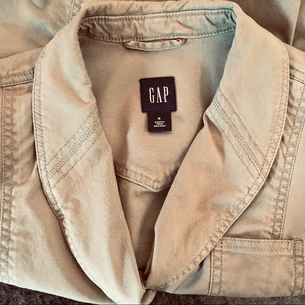 Button Down Jacket With Pockets By Gap, Size 8 - image 6